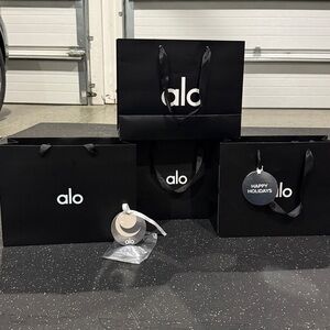 Set of 4 ALO Yoga black & white store bags with 2 holiday tags
